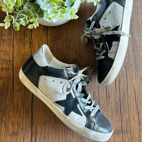 Golden Goose Deluxe Brand Venezia Low Cut Sneakers - Picture 4 of 16